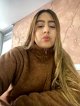 Snapshot of Miabonnett_ chatting on October 13, 12:08 pm Miabonnett online show from October 13, 12:08 pm