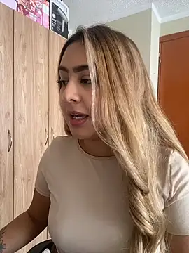 Miabonnett  online show from July 27, 3:09 pm