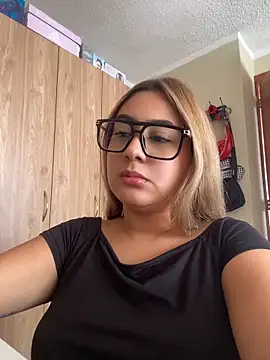 Miabonnett  online show from June 28, 4:13 pm