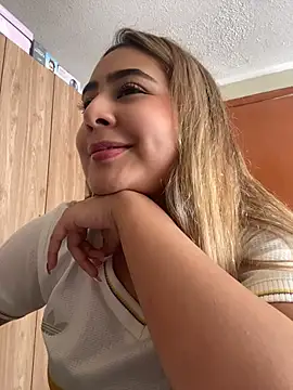 Miabonnett  online show from July 3, 4:46 pm