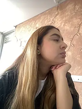 Snapshot of Miabonnett_ chatting on October 10, 12:32 pm Miabonnett online show from October 10, 12:32 pm