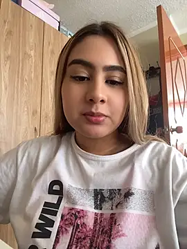 Miabonnett  online show from July 6, 3:47 pm