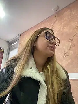 Snapshot of Miabonnett_ chatting on September 27, 12:23 pm Miabonnett online show from September 27, 12:23 pm