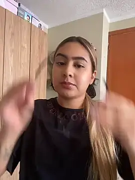Miabonnett  online show from July 21, 4:08 pm