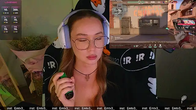 Emili1- online show from December 19, 4:43 pm