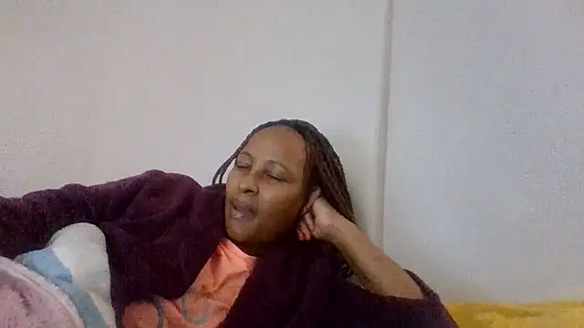 BabeAssXX online show from May 2, 7:33 am