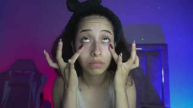 little-Emma online show from February 19, 3:50 am