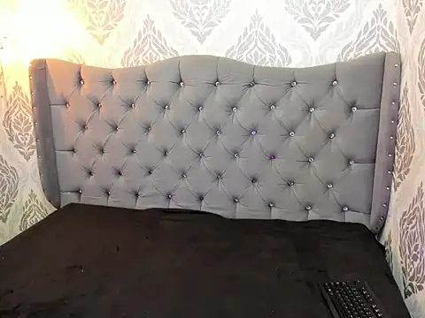 Lilyevansx online show from May 26, 12:15 pm