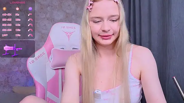 Milia Parker online show from July 11, 9:04 pm