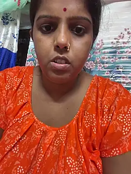 Snapshot of Beauty-queen chatting on October 6, 1:28 pm Beauty-queen online show from October 6, 1:28 pm