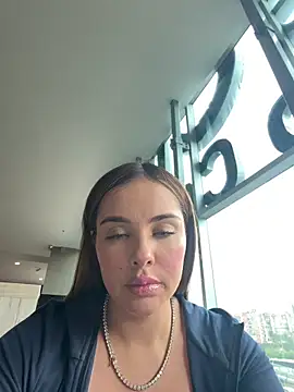 Alirawrz online show from June 18, 4:01 pm