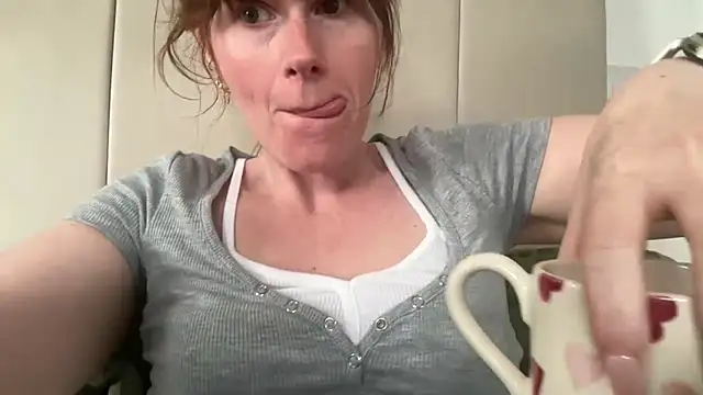 redheadrosie69 online show from June 29, 10:15 am