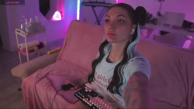 Lady3Holes online show from June 8, 7:47 pm