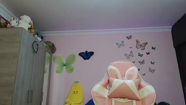 caroline jonson online show from February 6, 9:40 pm