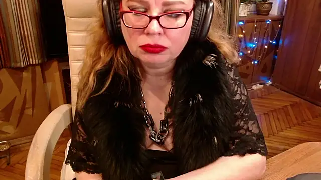 Miss Tress online show from February 3, 5:28 pm