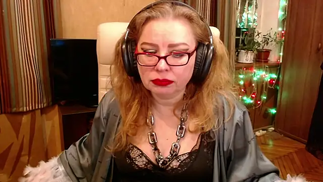 Miss Tress online show from May 11, 7:55 pm