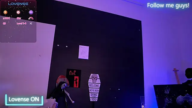 AriaVoss online show from October 19, 9:28 pm