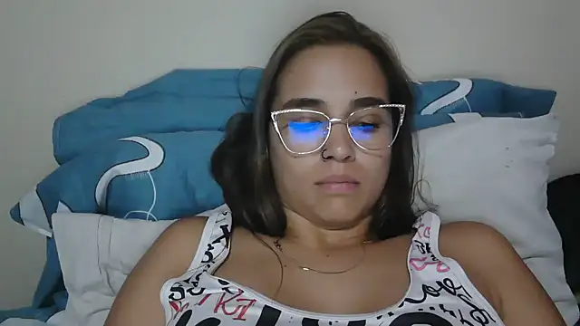 trianabell online show from June 22, 3:25 am