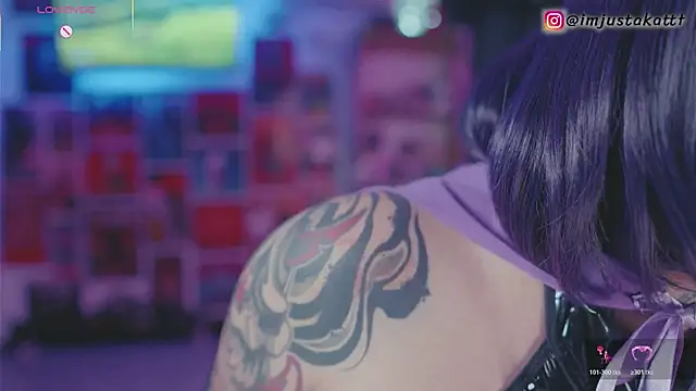 sensualkattt online show from October 31, 1:48 pm