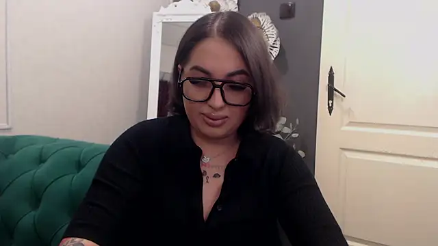 BustyAllyy online show from April 28, 4:11 pm