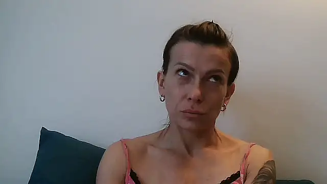 anechka1 online show from April 26, 11:13 pm