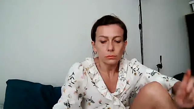 anechka1 online show from July 19, 10:45 pm