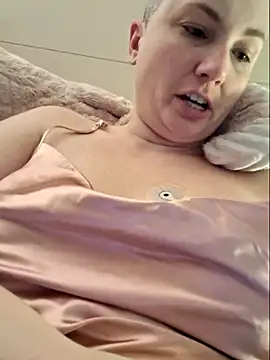 MilfyMrsRobinson online show from May 2, 12:47 am