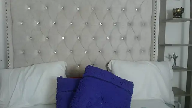 Abril Squirt online show from July 2, 8:37 pm