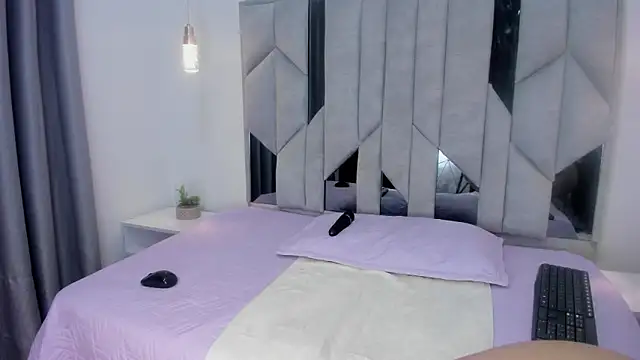 Snapshot of Malu_M chatting on October 7, 11:47 am Malu M online show from October 7, 11:47 am