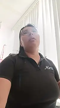DyannaBloom online show from August 3, 2:01 pm