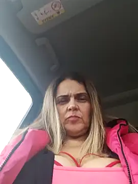 hugebobbs online show from September 22, 8:13 am