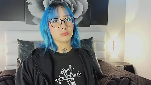 sofi bakerr online show from December 15, 11:37 am