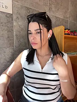 Leah Honey26 online show from April 28, 7:51 pm