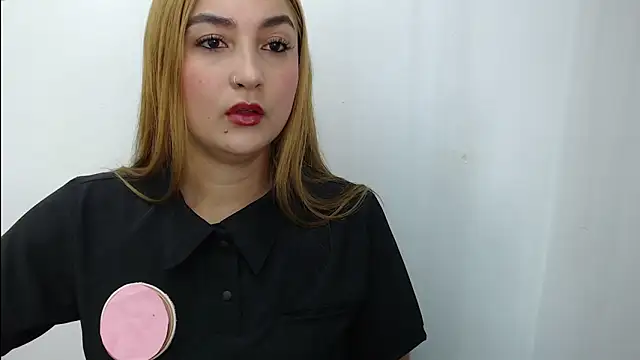 salome  lopez  online show from November 7, 2:33 pm