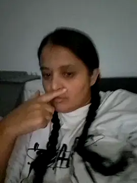 sarahhh1987 online show from October 26, 6:36 pm