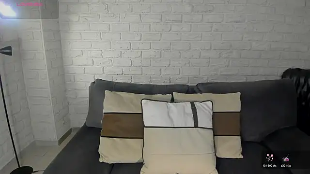 ViolettHansson online show from July 25, 11:50 am