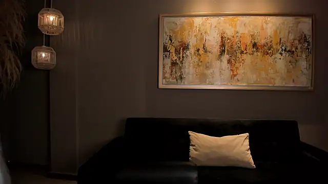 AliceHarper  online show from December 1, 7:05 pm