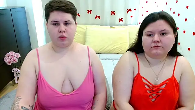 BeckyAndHellen online show from November 1, 10:19 am