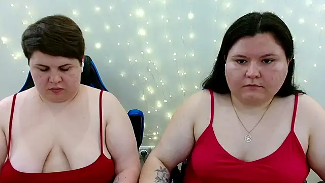 BeckyAndHellen online show from August 1, 11:12 am