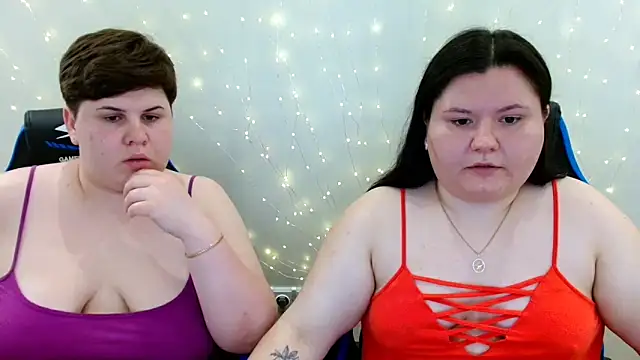 BeckyAndHellen online show from June 20, 11:14 am