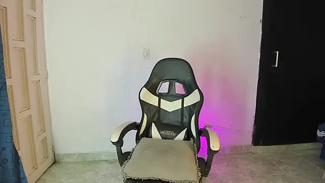 Loremhotsex online show from September 15, 10:06 pm