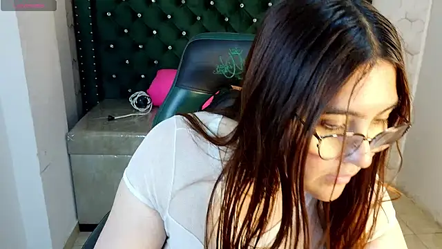 conniejames m online show from July 30, 1:12 pm