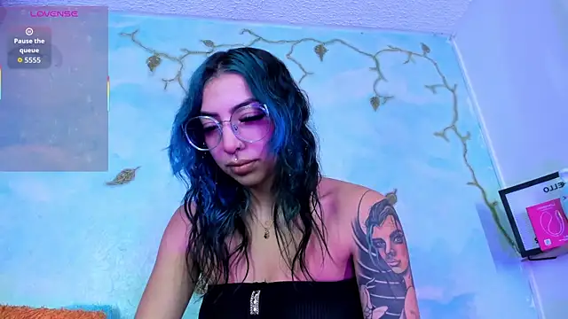 SaturnooStonee online show from April 29, 2:37 am