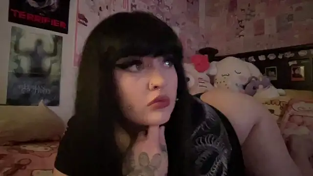 FaeKelly online show from December 23, 3:43 am