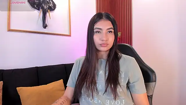 Snapshot of Zayda_1 chatting on October 14, 8:00 pm Zayda 1 online show from October 14, 8:00 pm