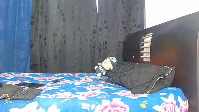 Hot Sharks  online show from November 27, 11:02 am