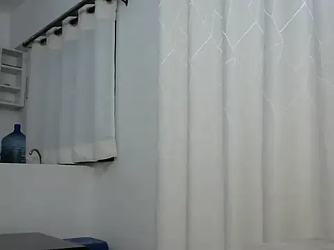 hottgirlval online show from April 27, 8:39 pm
