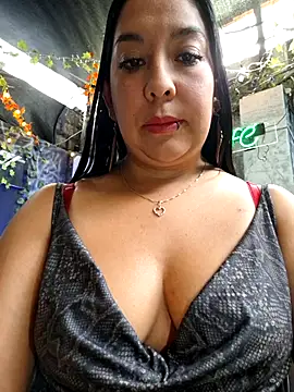 Bella keny online show from April 29, 6:57 pm