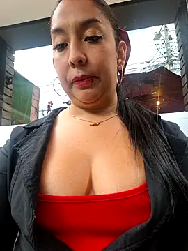 Bella keny online show from June 18, 7:30 pm