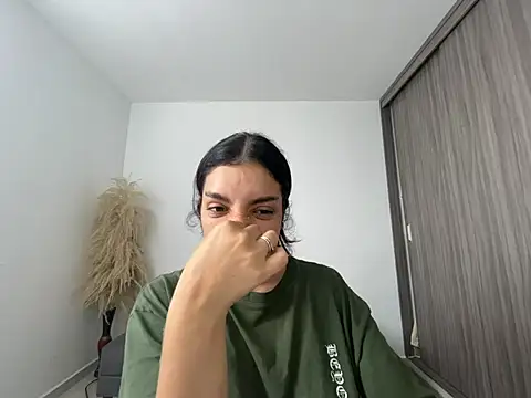 dakota le online show from July 23, 2:47 pm